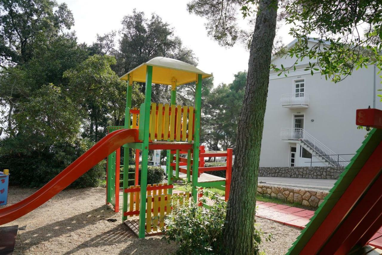 Sesar Apartments Krk - No. 1 Iva Krk Town Zewnętrze zdjęcie