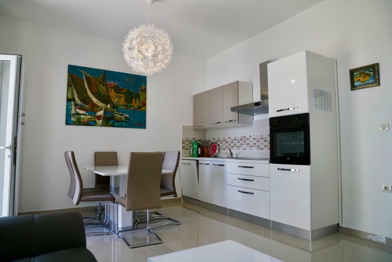 Sesar Apartments Krk - No. 1 Iva Krk Town Zewnętrze zdjęcie