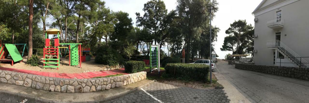 Sesar Apartments Krk - No. 1 Iva Krk Town Zewnętrze zdjęcie